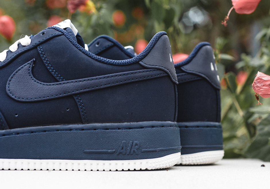 Air Force 1 Obsidian Sail 820266 403 4