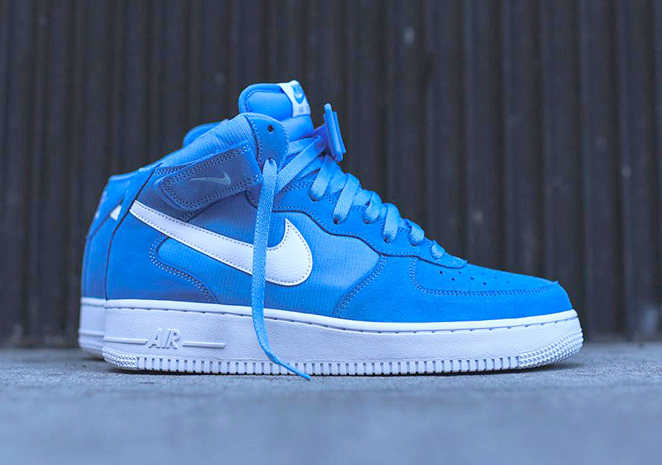 Nike Air Force 1 Mid "University Blue"