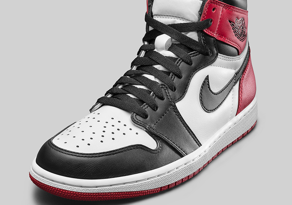 Air Jordan 1 Black Toe Official Photos 07