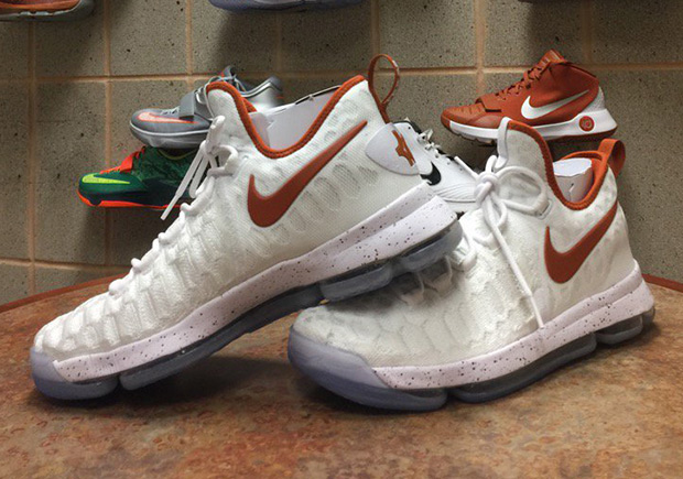 Texas Reveals Nike KD 9 PE For New Season