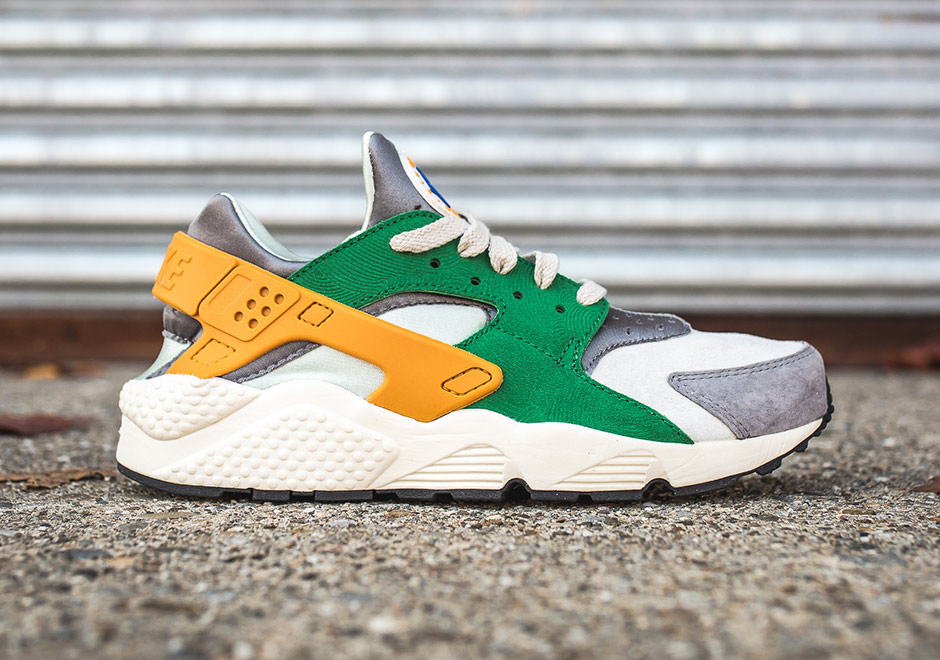 Nike Air Huarache Run Se 852628 300 Pine Green Gold Leaf 2