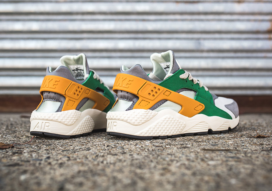 Nike Air Huarache Run Se 852628 300 Pine Green Gold Leaf 4