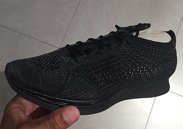 Nike Flyknit Racer Triple Black 01