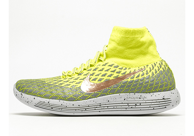 Nike Lunar Epic Flyknit Shield Volt Metallic Silver 02