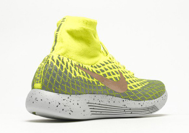 Nike Lunar Epic Flyknit Shield Volt Metallic Silver 03