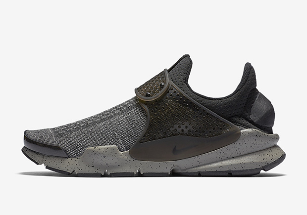 nike-sock-dart-se-black-dust-rtw
