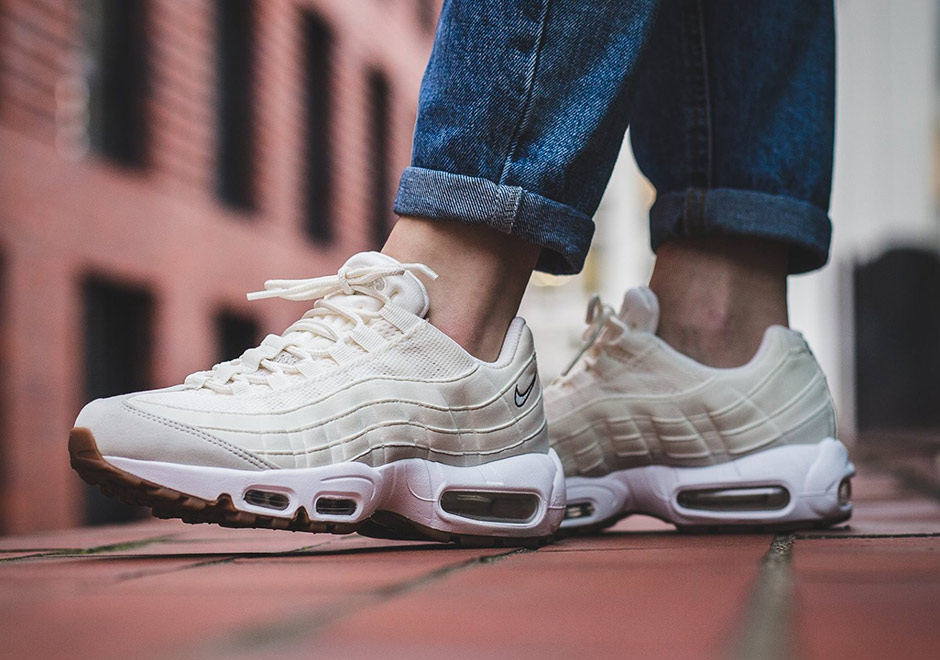 Nike Wmns Air Max 95 Sail Light Bone Gum 2