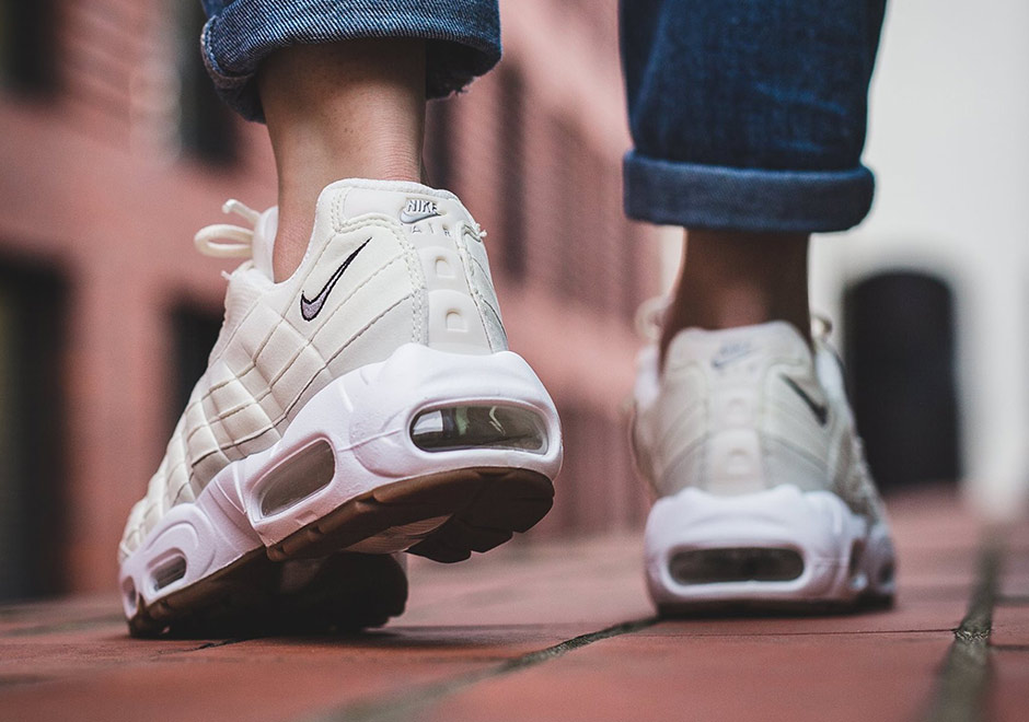 Nike Wmns Air Max 95 Sail Light Bone Gum 3