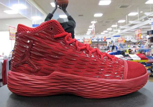 Jordan Melo M13 Red October Preview 02