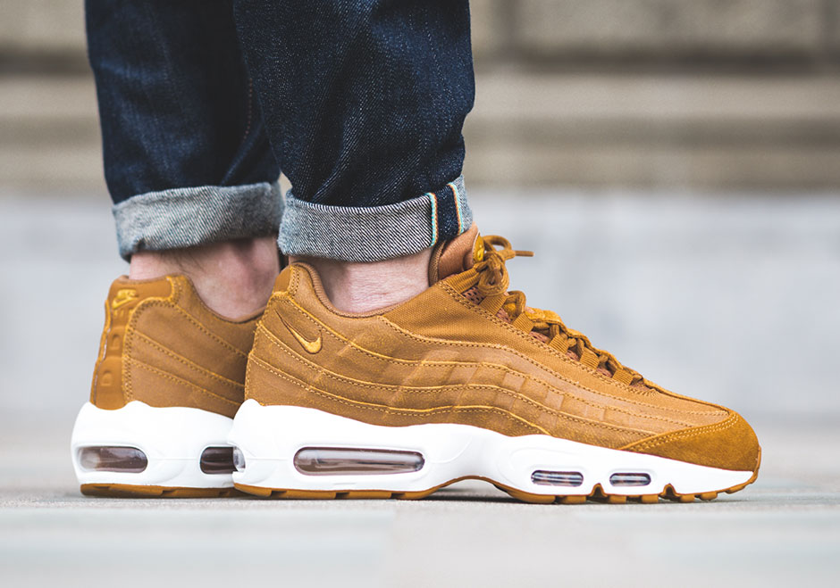 Nike Air Max 95 Desert Gold 02