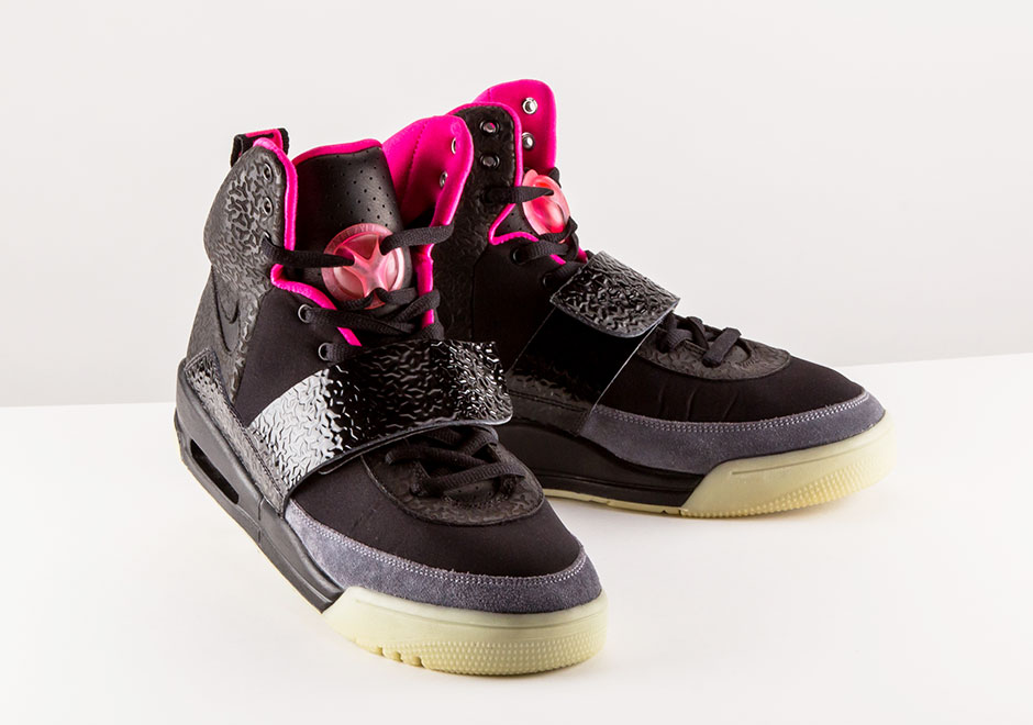 nike-air-yeezy-blink-release-date-history