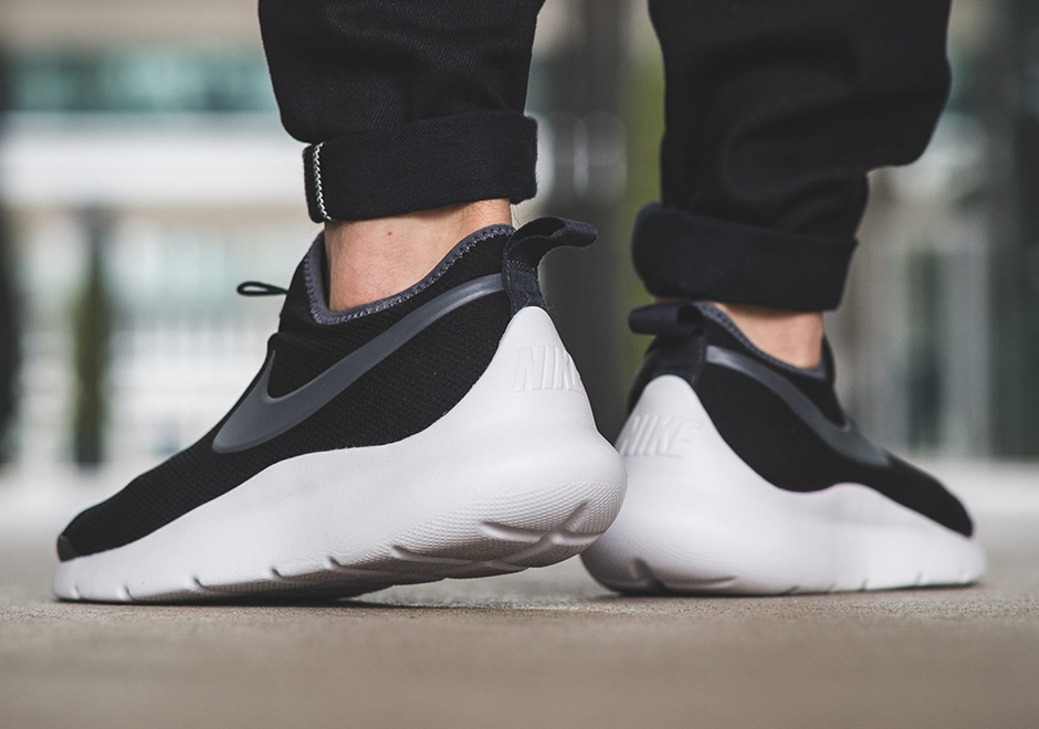 Nike Aptare Essential Black White 03 1