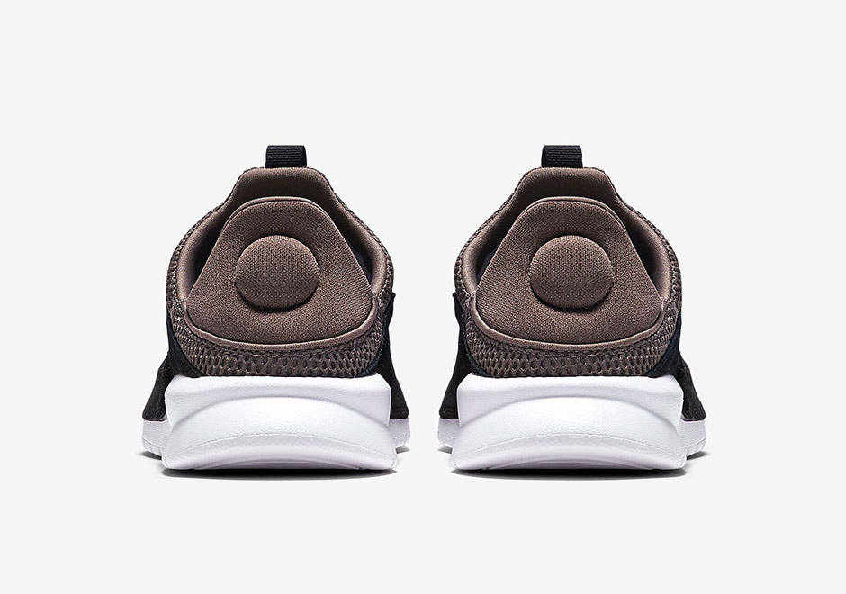 Nike Benassi Slip Shoe 4