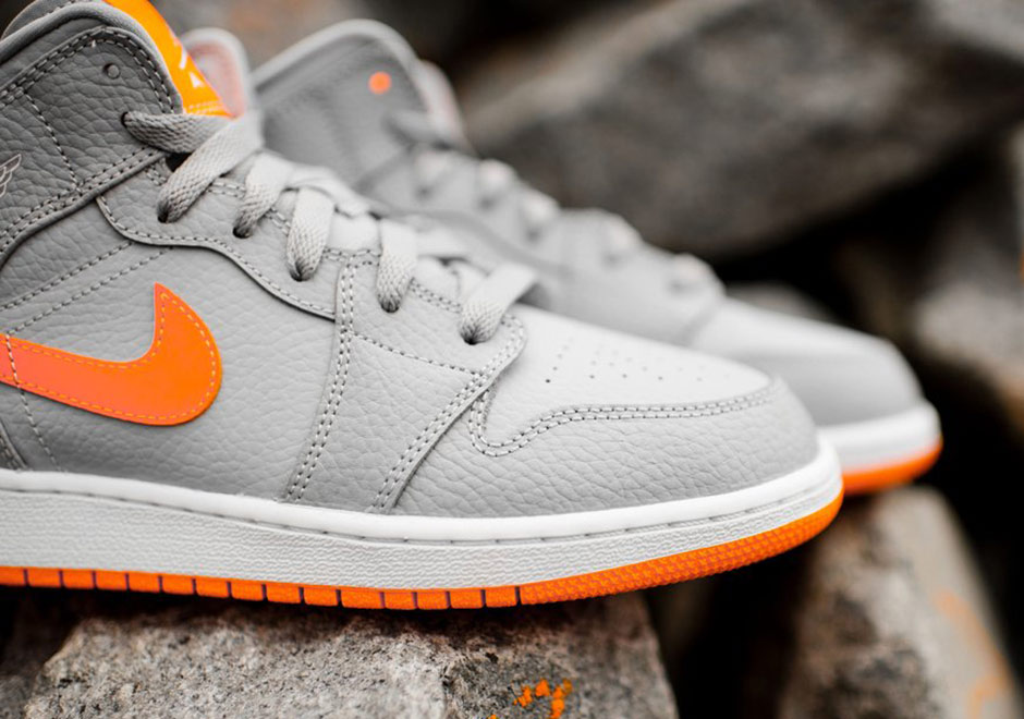 Air Jordan 1 Bg Wolf Grey Bright Citrus White 4