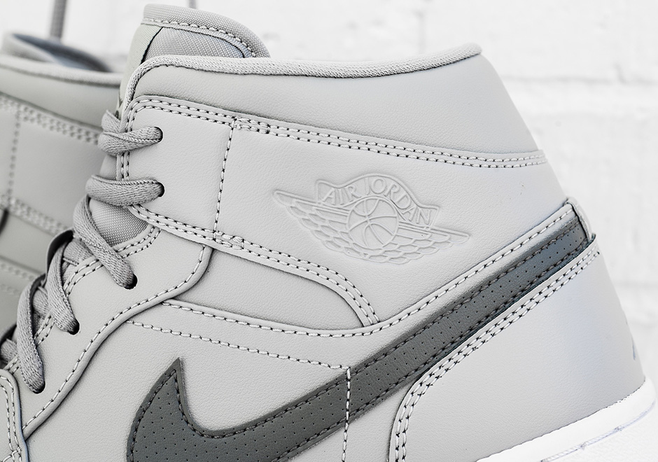 Air Jordan 1 Mid Wolf Grey Cool Grey 03