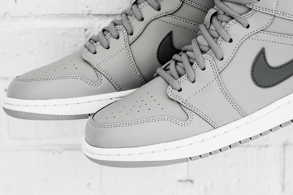 Air Jordan 1 Mid Wolf Grey Cool Grey 05