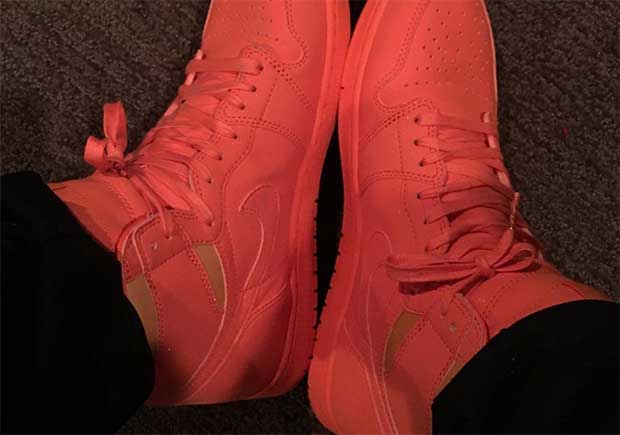 Dez Bryant Gets Air Jordan 1 "Oklahoma State" PEs