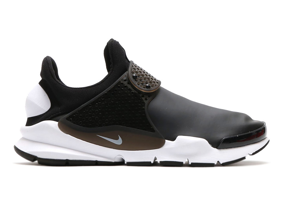 Nike Sock Dart Se Water Resistant Black White 911404 001 1