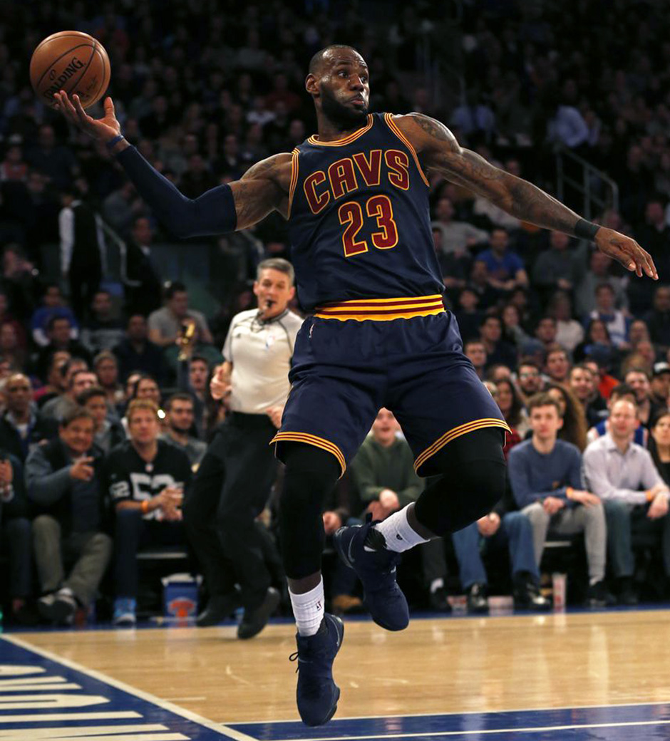 Nike Lebron 14 Navy White Pe Vs Knicks 03