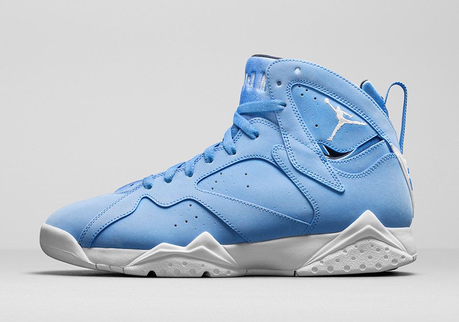 Air Jordan 7 Pantone 304775 400 1