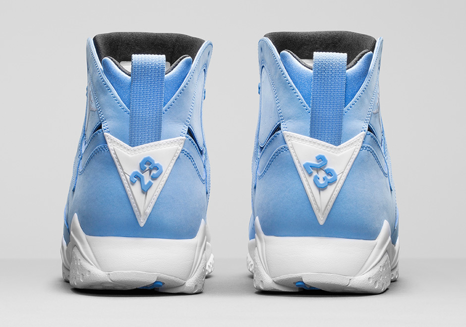 Air Jordan 7 Pantone 304775 400 3