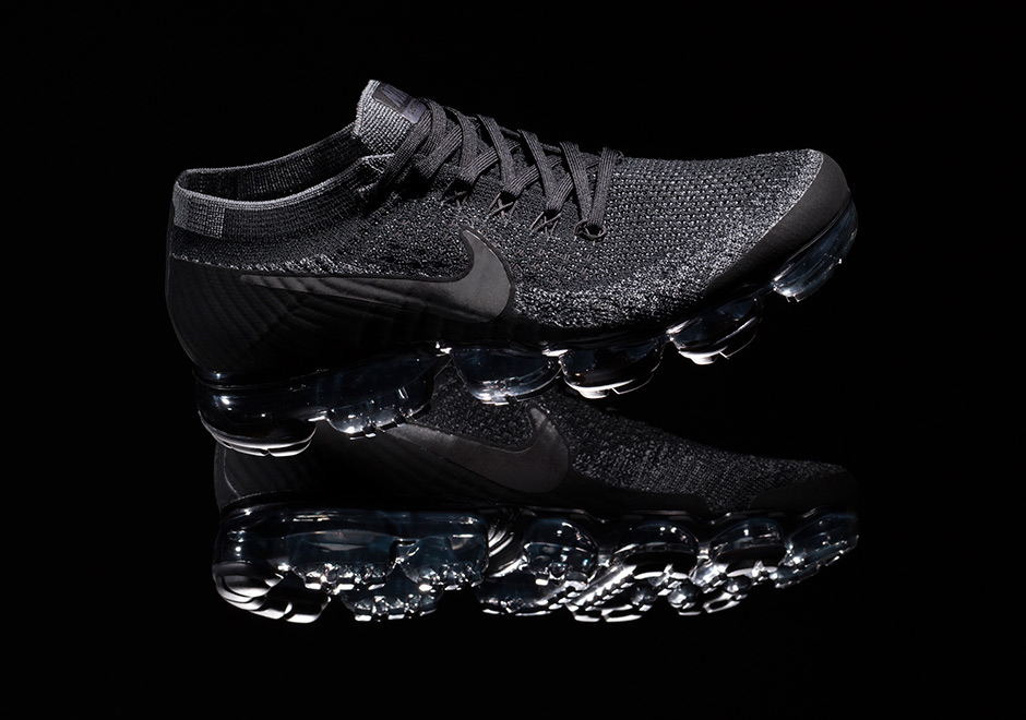 Black Vapormax Shoes