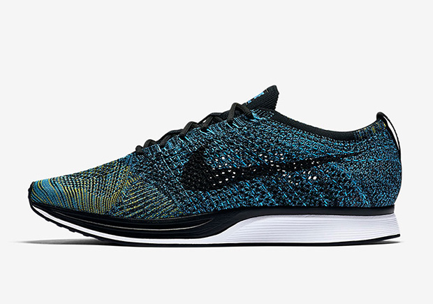 nike-flyknit-racer-blue-glow-526628-405-rtw