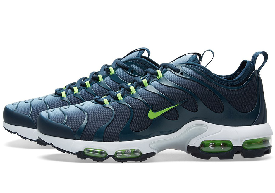 Nike Air Max Plus Ultra Binary Blue 1