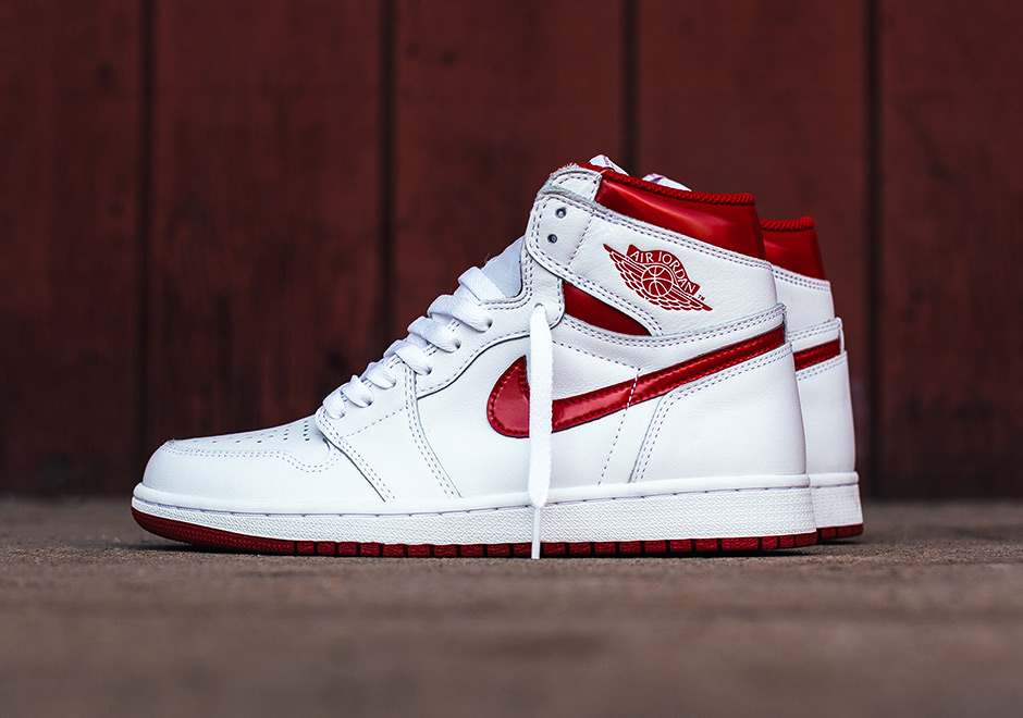 Air Jordan 1 High Og Metallic Red 2