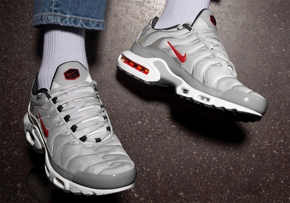 "Silver Bullet" Arrives On The Nike Air Max Plus