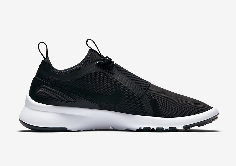 Nike Current Slip On Black White 22