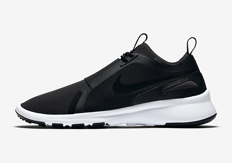 Nike Current Slip On Black White 33