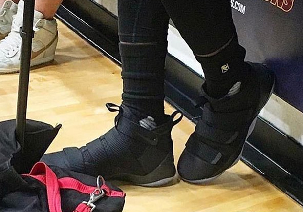 nike-lebron-soldier-11-triple-black-practice-pe