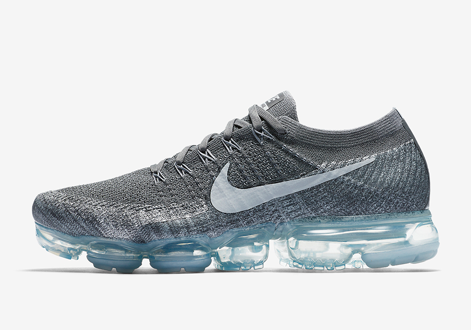 nike-vapormax-dark-grey-men-women-02