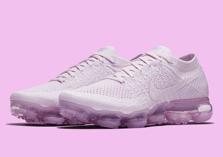 Nike VaporMax “Light Violet”
