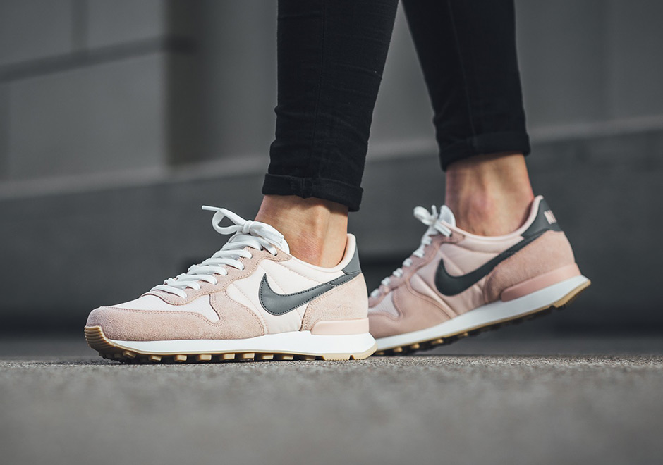 Nike Wmns Internationalist Sunset Tint 828407 606