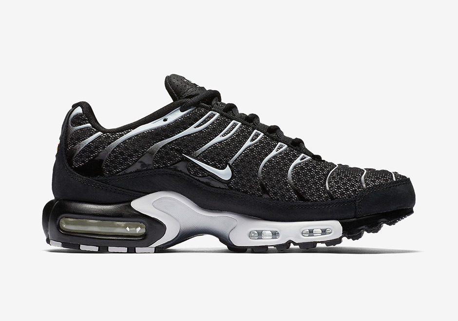 Nikelab Air Max Plus Black Sail Salsa Red 1