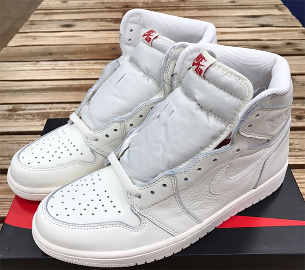 Air Jordan 1 Retro High Og Triple White Premium Essentials 02