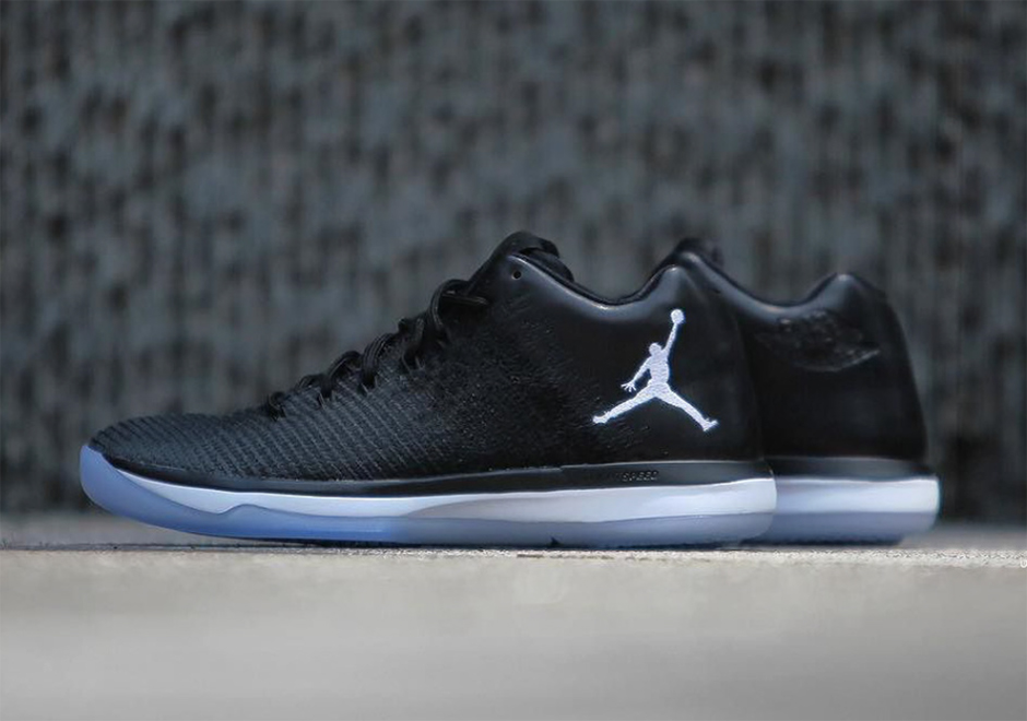 Air Jordan 31 Low Black White Ice Blue 02