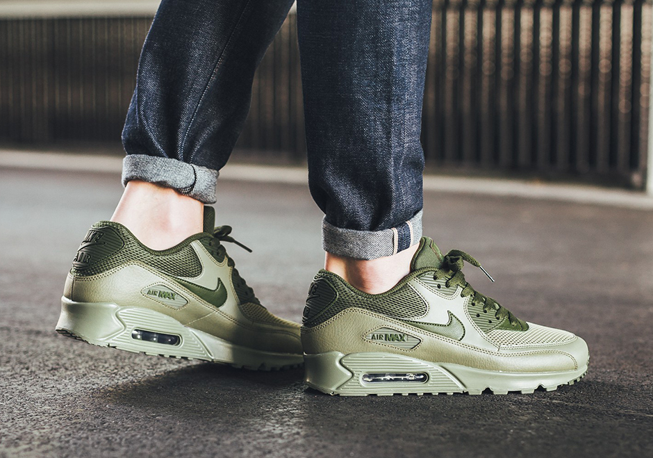 Nike Air Max 90 Essential Trooper Legion Green 1