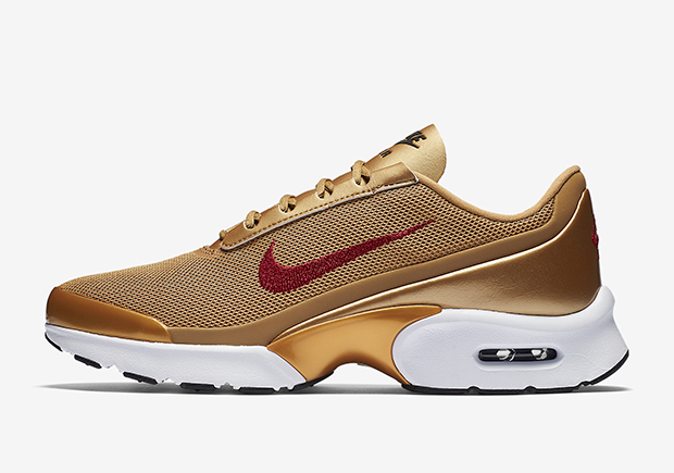 nike-air-max-jewell-metallic-gold-rtw