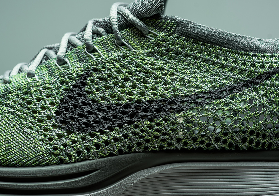 Nike Flyknit Racer Ghost Green Macaroon 1