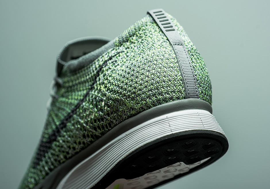 Nike Flyknit Racer Ghost Green Macaroon 4