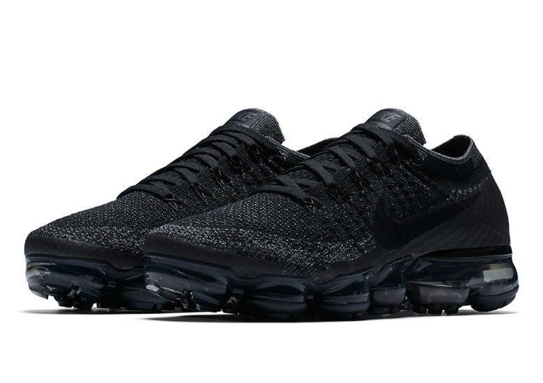 Another Nike VaporMax “Triple Black” Is Releasing In June