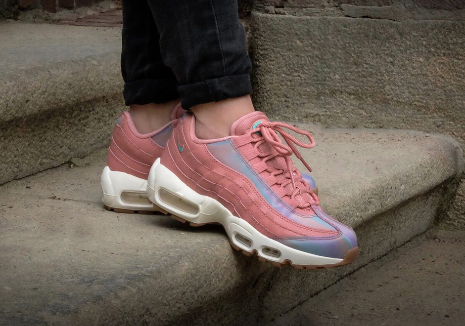 Nike Wmns Air Max 95 Red Stardust Washed Teal Iridescent 1