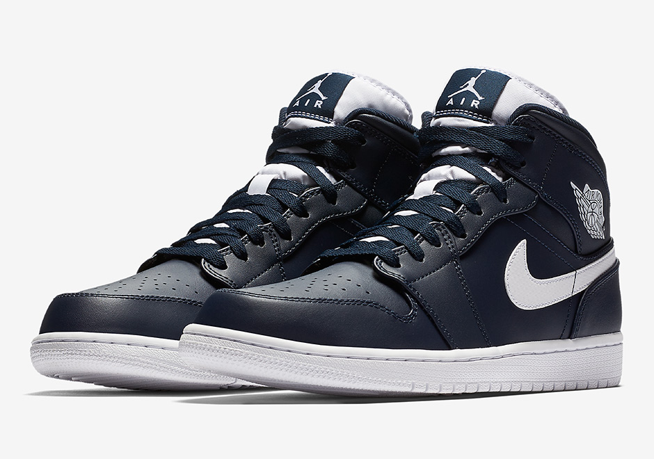 Air Jordan 1 Mid Jeter Obsidian White 1