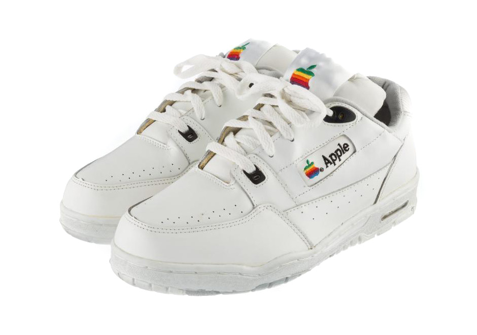 Apple Sneakers Vintage