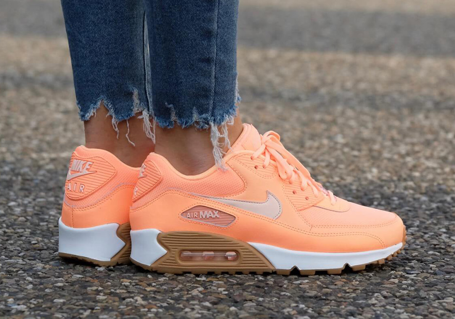 Nike Wmns Air Max 90 Sunset Glow Gum 1