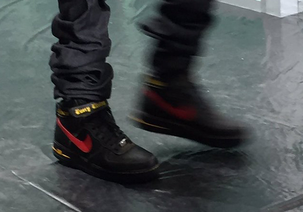 Vlone Nike Air Force 1 High Paris Fashion Show 02