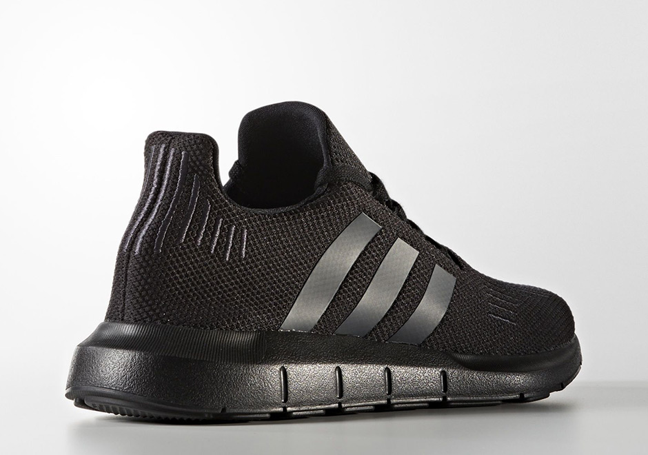 Adidas Swift Run Triple Black 2